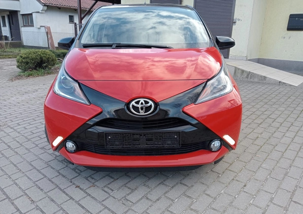 Toyota Aygo cena 33400 przebieg: 82122, rok produkcji 2017 z Pilawa małe 301